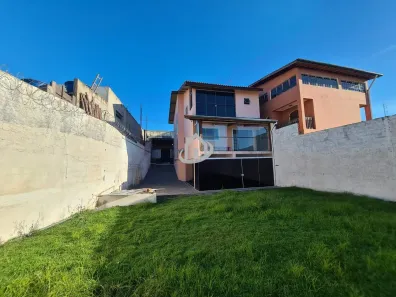 Casa com 3 Quartos à venda, 212m² no Jardim Pinheirinho, Embu das Artes