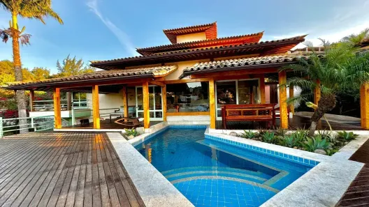 Casa com 5 Quartos à venda, 360m² no Ferradurinha, Armação dos Búzios