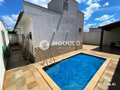 Casa com 3 Quartos à venda, 243m² no Jardim Brasília, Uberlândia