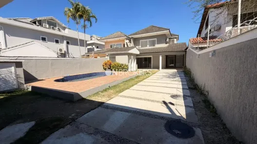 Casa de Condomínio com 4 Quartos para alugar, 350m² no Barra da Tijuca, Rio de Janeiro