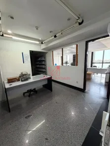 Sala Comercial para alugar, 400m² no Enseada do Suá, Vitória