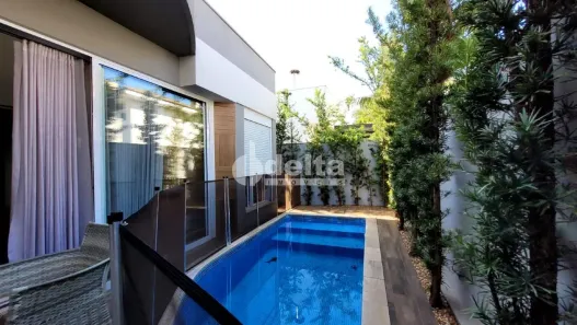 Casa com 3 Quartos à venda, 270m² no Nova Uberlândia, Uberlândia