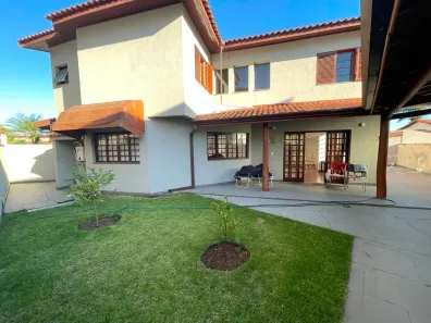 Casa de Condomínio com 3 Quartos à venda, 300m² no São Paulo II, Cotia
