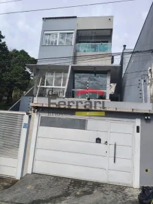 Sobrado com 3 Quartos à venda, 220m² no Vila Pedra Branca, São Paulo