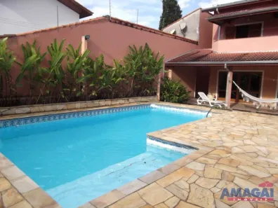 Sobrado com 6 Quartos à venda, 450m² no Jardim Santa Maria, Jacareí