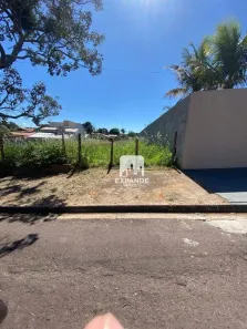 Lote/Terreno à venda, 750m² no Parque dos Pinheiros, Botucatu