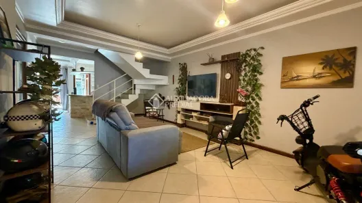 Casa com 3 Quartos à venda, 252m² no Ipanema, Porto Alegre