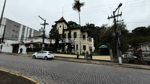 Sala Comercial para alugar, 65m² no Centro, Petrópolis