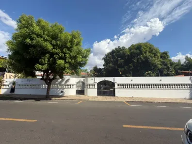 Casa com 4 Quartos para alugar, 380m² no Pirajá, Teresina