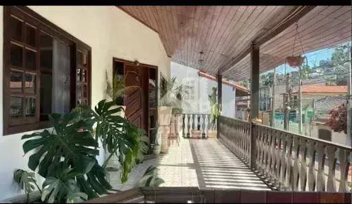Casa com 4 Quartos à venda, 400m² no Santa Catarina, São Gonçalo