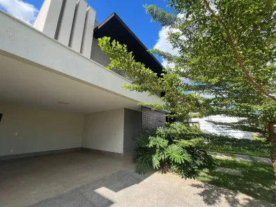 Casa com 3 Quartos para alugar, 212m² no Jardins Barcelona, Senador Canedo