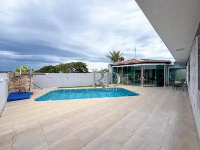 Casa com 4 Quartos à venda, 271m² no Champagnat, Londrina