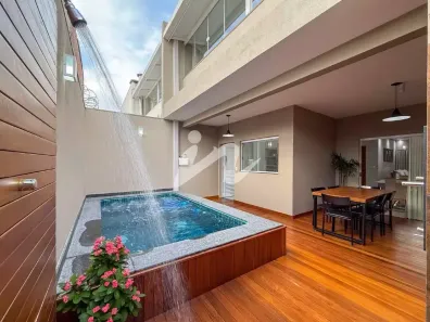 Sobrado com 3 Quartos para alugar, 143m² no Alto Umuarama, Uberlândia