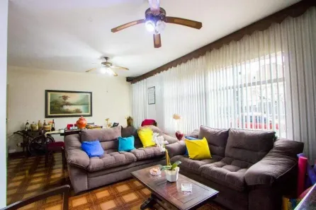 Casa com 3 Quartos à venda, 250m² no Vila Scarpelli, Santo André