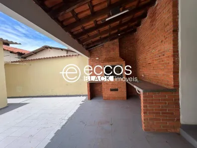 Casa com 3 Quartos à venda, 210m² no Segismundo Pereira, Uberlândia