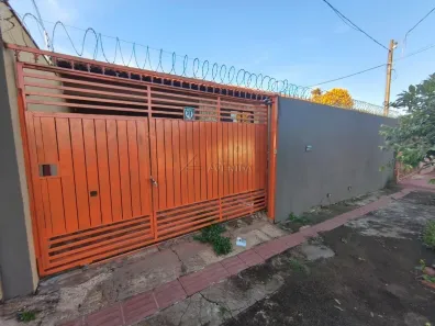 Casa com 3 Quartos para alugar, 280m² no Califórnia, Londrina