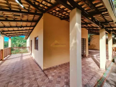 Fazenda/Sítio com 3 Quartos à venda, 200m² no Gafanhoto, Divinópolis