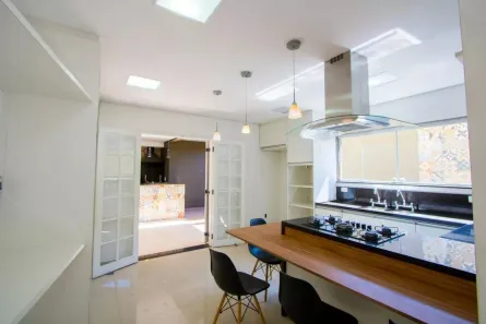 Sobrado com 5 Quartos à venda, 210m² no Vila Assunção, Santo André