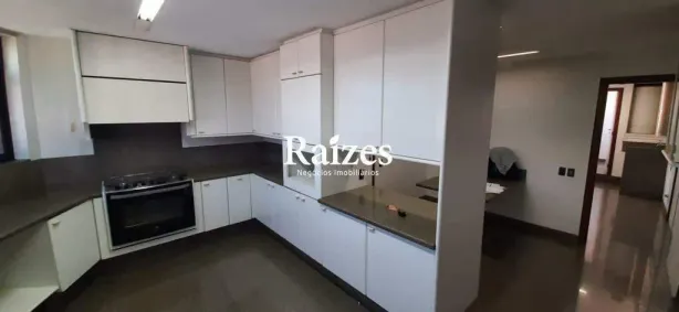 Apartamento com 3 Quartos para alugar, 300m² no Fundinho, Uberlândia
