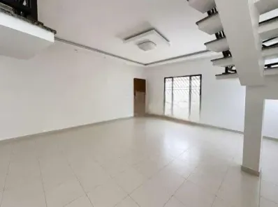 Sobrado com 3 Quartos para alugar, 100m² no Vila Sabrina, São Paulo