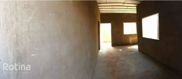 Casa com 3 Quartos à venda, 70m² no São Jorge, Uberlândia