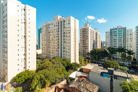 Apartamento com 2 Quartos à venda, 79m² no Passo da Areia, Porto Alegre