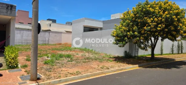 Lote/Terreno à venda, 250m² no Grand Ville, Uberlândia
