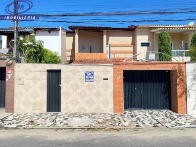 Casa com 4 Quartos para alugar, 214m² no Cidade dos Funcionários, Fortaleza