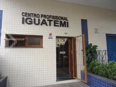 Sala Comercial à venda, 59m² no Passo da Areia, Porto Alegre