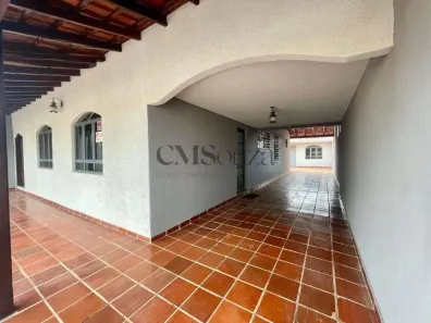 Casa com 3 Quartos para alugar, 252m² no São Pedro, Londrina