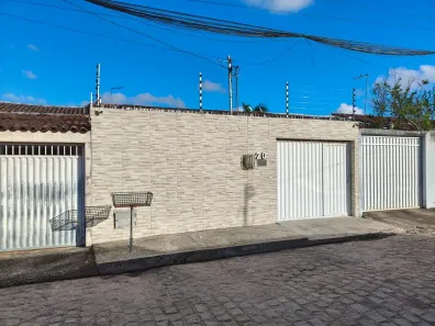 Casa com 2 Quartos para alugar, 120m² no Cidade Universitária, Maceió