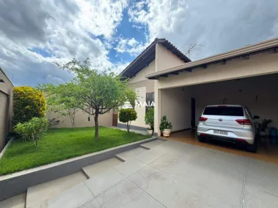 Casa com 3 Quartos à venda, 188m² no Jardim São Bento, Uberaba