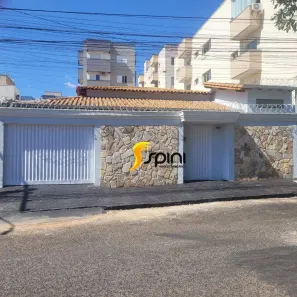 Casa com 3 Quartos para alugar, 250m² no Santa Mônica, Uberlândia