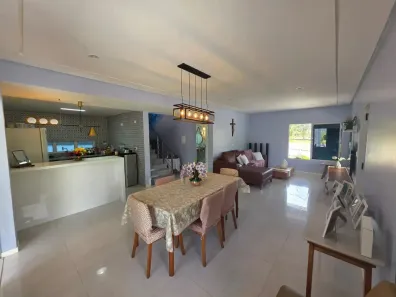Sobrado com 3 Quartos à venda, 199m² no Distrito Industrial (Prefeito José Augusto Ferrer de Morais), Vitória de Santo Antão