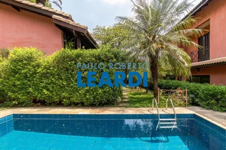 Sobrado com 4 Quartos à venda, 291m² no Jardim Indaiá, Embu das Artes