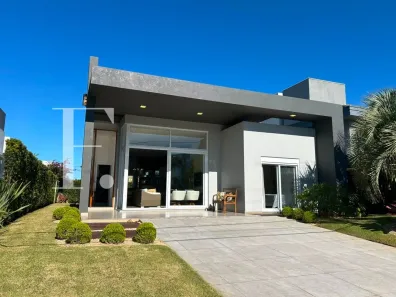 Casa de Condomínio com 4 Quartos à venda, 181m² no XANGRI-LÁ, Xangri-lá