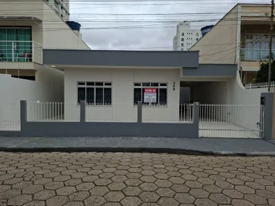 Sala Comercial para alugar, 65m² no São João, Itajaí