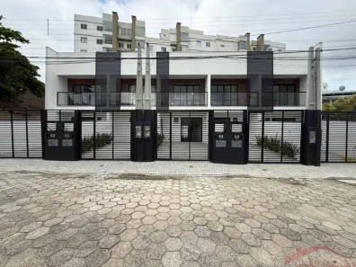Sobrado com 3 Quartos à venda, 102m² no Saguaçu, Joinville