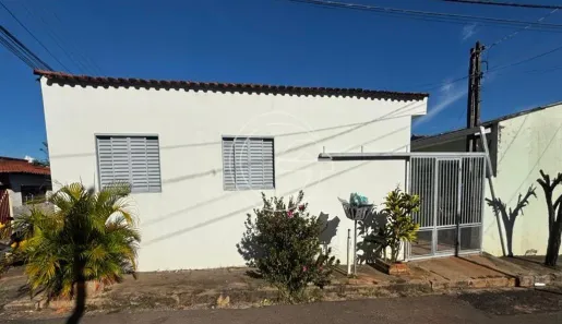 Casa com 2 Quartos à venda, 100m² no Centro, Marília