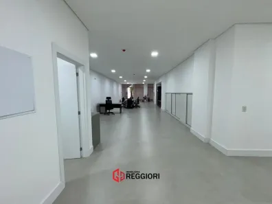 Sala Comercial para alugar, 146m² no Centro, Balneário Camboriú