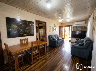 Casa com 2 Quartos à venda, 130m² no Hípica, Porto Alegre