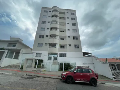 Apartamento com 2 Quartos para alugar, 83m² no Barreiros, São José