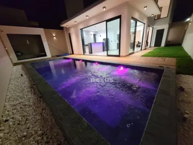 Casa com 3 Quartos à venda, 224m² no Grand Ville, Uberlândia