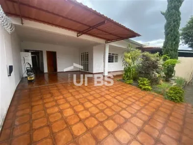 Casa com 3 Quartos à venda, 241m² no Setor dos Funcionários, Goiânia