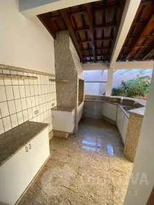 Casa com 4 Quartos para alugar, 350m² no Osvaldo Rezende, Uberlândia