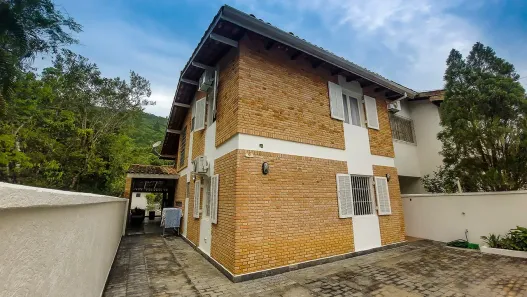 Casa com 4 Quartos à venda, 240m² no Tabatinga, Caraguatatuba