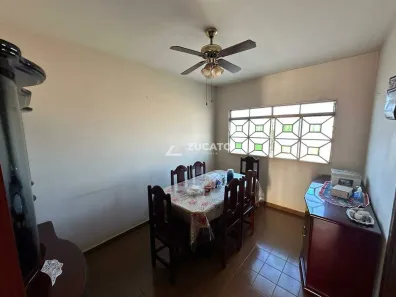 Sobrado com 4 Quartos à venda, 126m² no Boa Vista, Uberaba