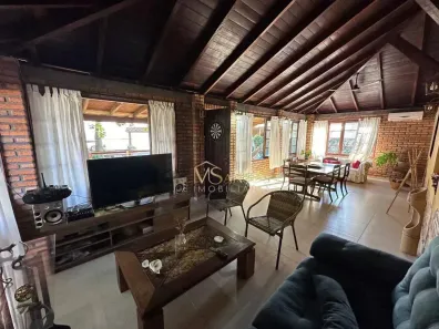 Imóvel Comercial com 10 Quartos à venda, 500m² no Sambaqui, Florianópolis