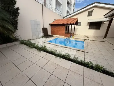 Casa com 3 Quartos para alugar, 251m² no Tabajaras, Uberlândia