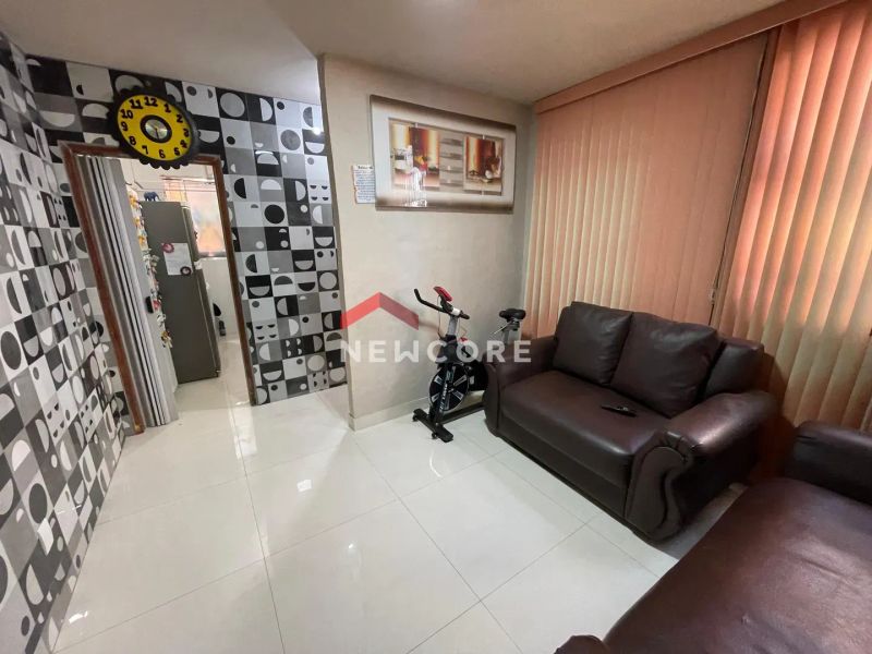 Apartamento com 2 quartos — Floramar, Belo Horizonte